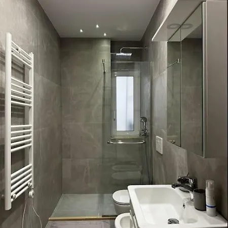 Noia Blloku * Tirana